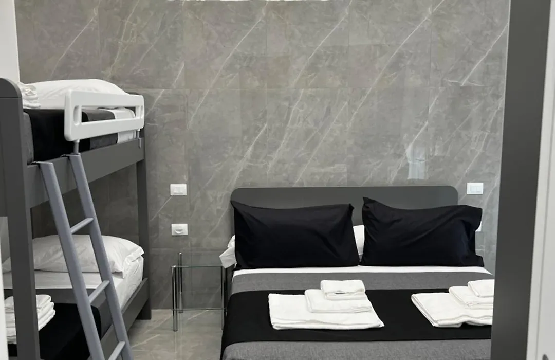 White Elegance Luxury B&B Caserta-1